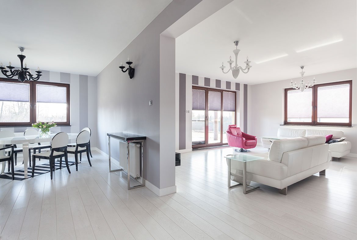 44 Renovated ample apartment