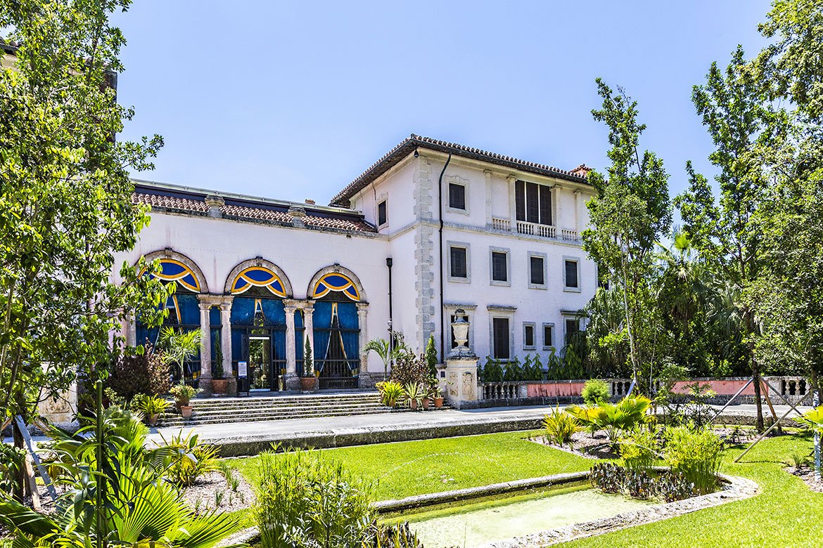 76 Luxury villa for sale